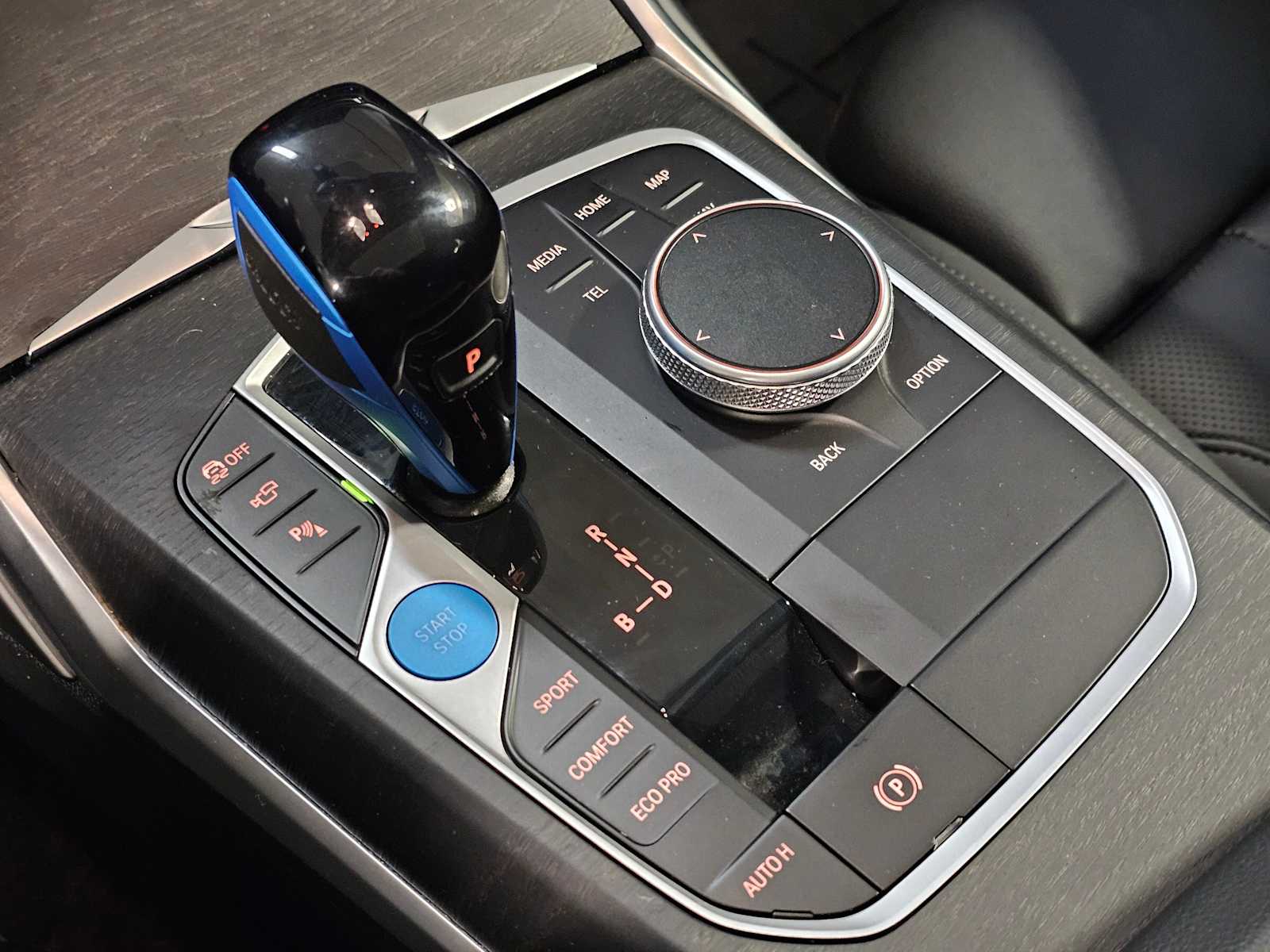 Thumbnail: 2023 BMW i4 - 21