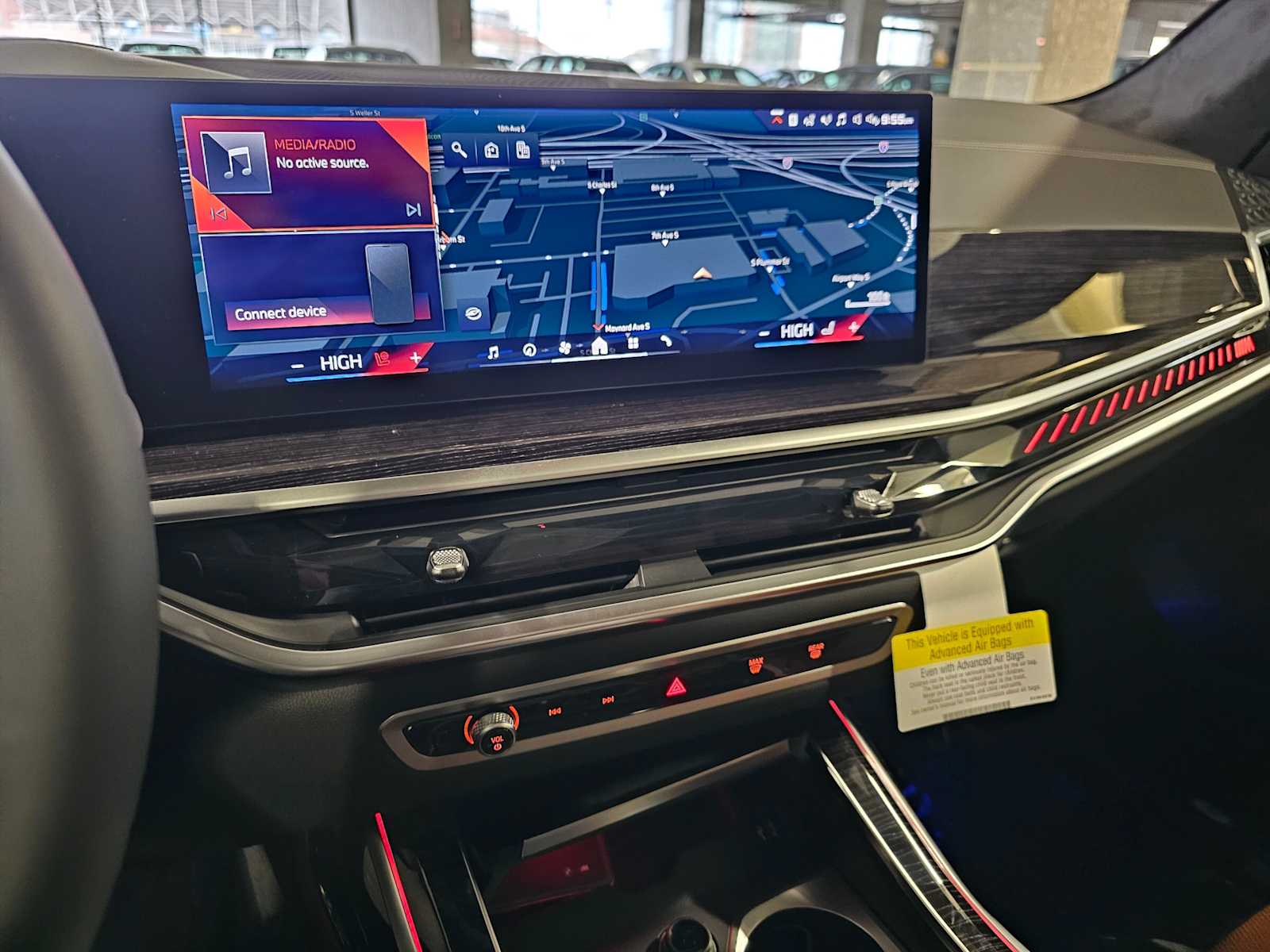 Thumbnail: 2026 BMW X7 - 13