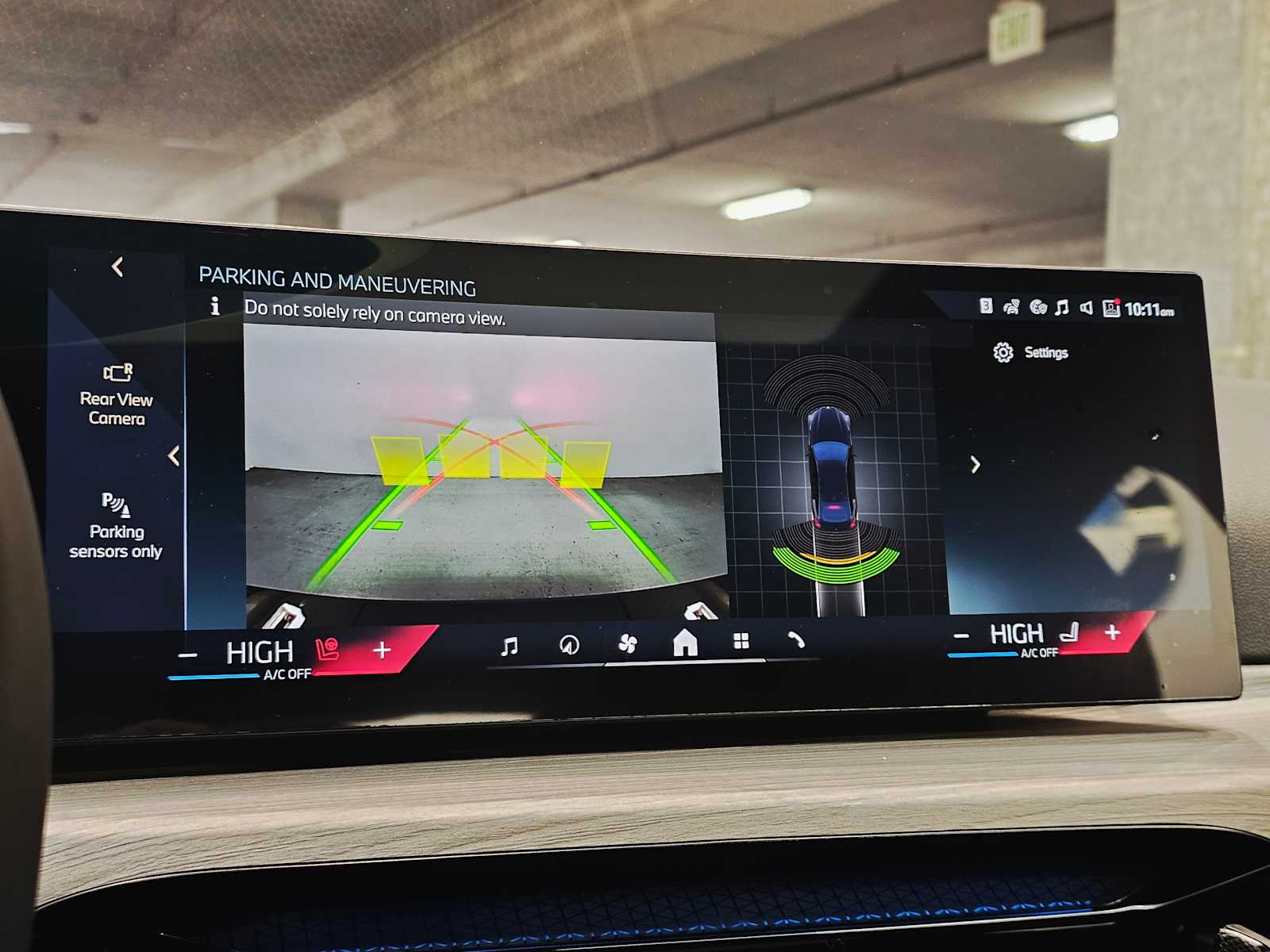 Thumbnail: 2025 BMW i4 - 15