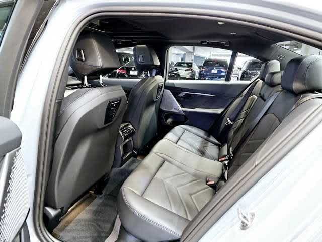 Thumbnail: 2025 BMW 5 Series - 26