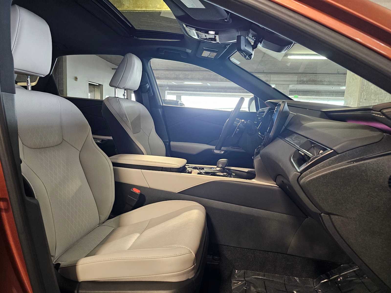 Thumbnail: 2023 Lexus RX - 34