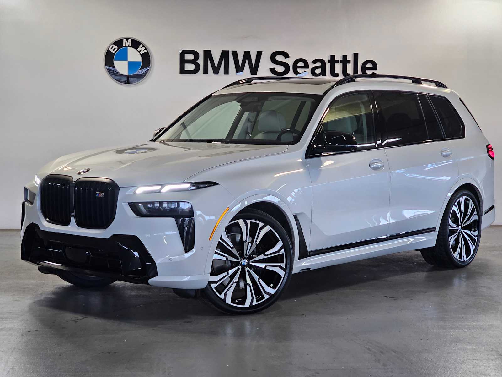 Thumbnail: 2023 BMW X7 - 1