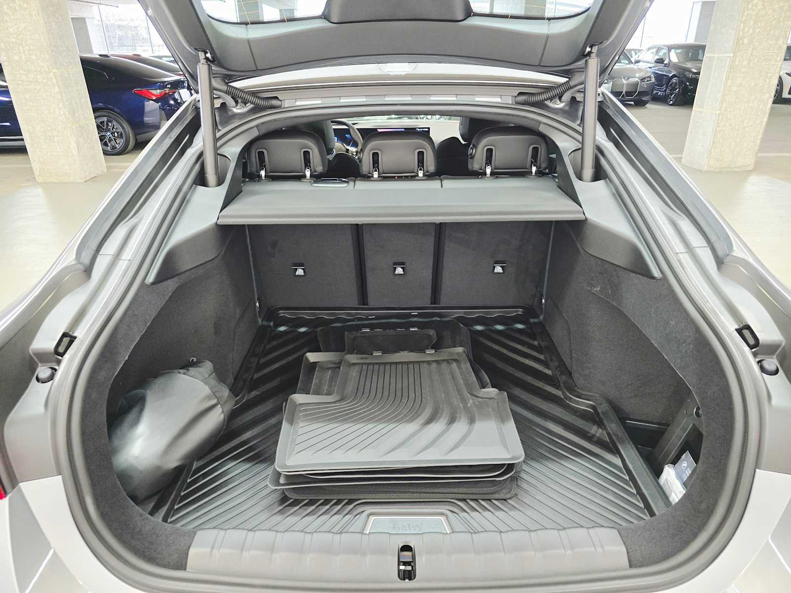 Thumbnail: 2026 BMW i4 - 29