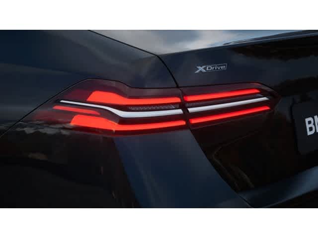 Thumbnail: 2026 BMW 5 Series - 8