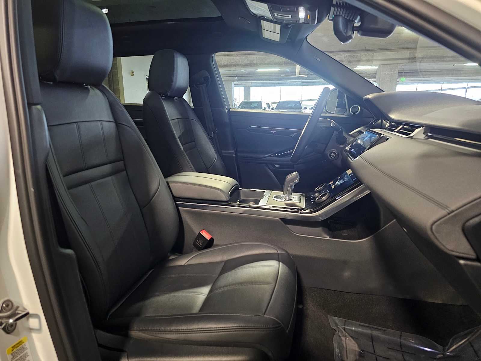 Thumbnail: 2023 Land Rover Range Rover Evoque - 34