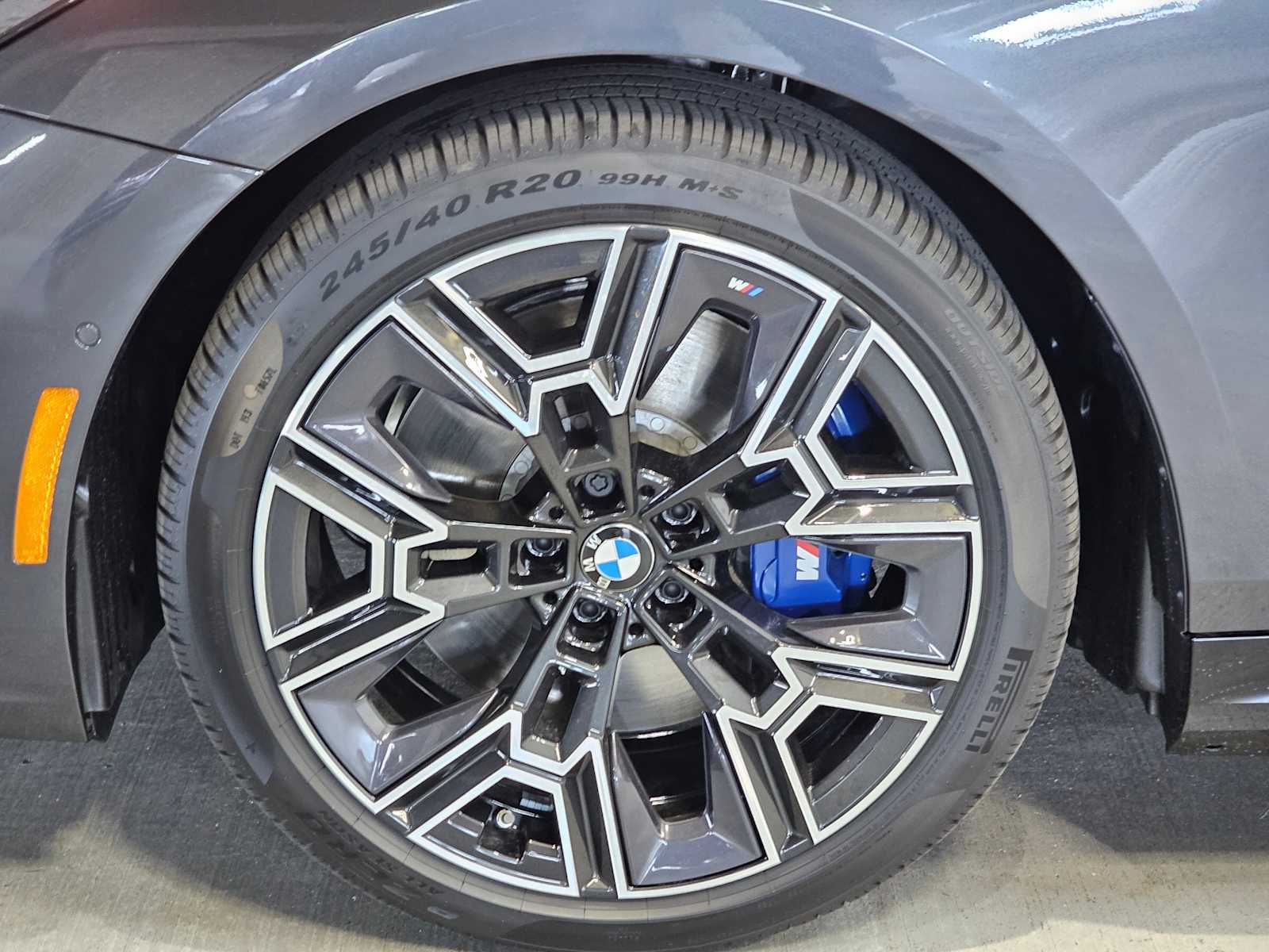 Thumbnail: 2026 BMW i5 - 8