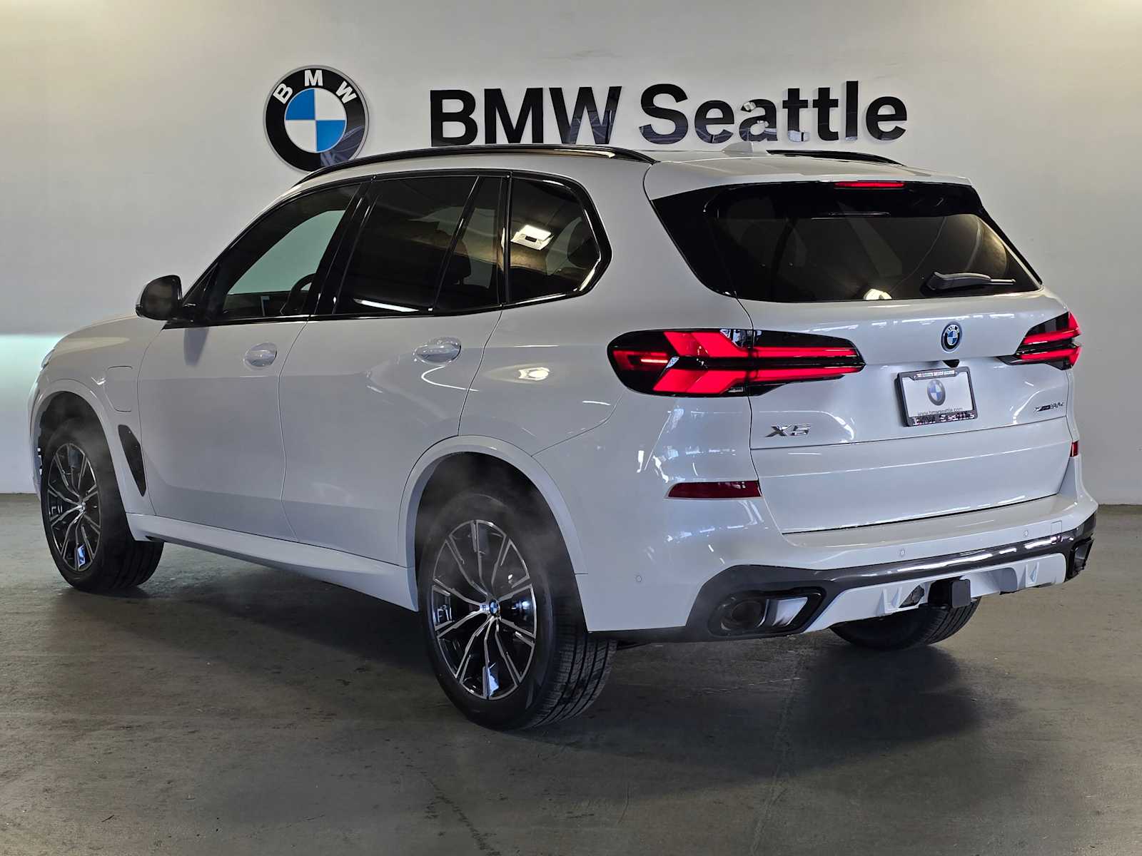 Thumbnail: 2026 BMW X5 - 4