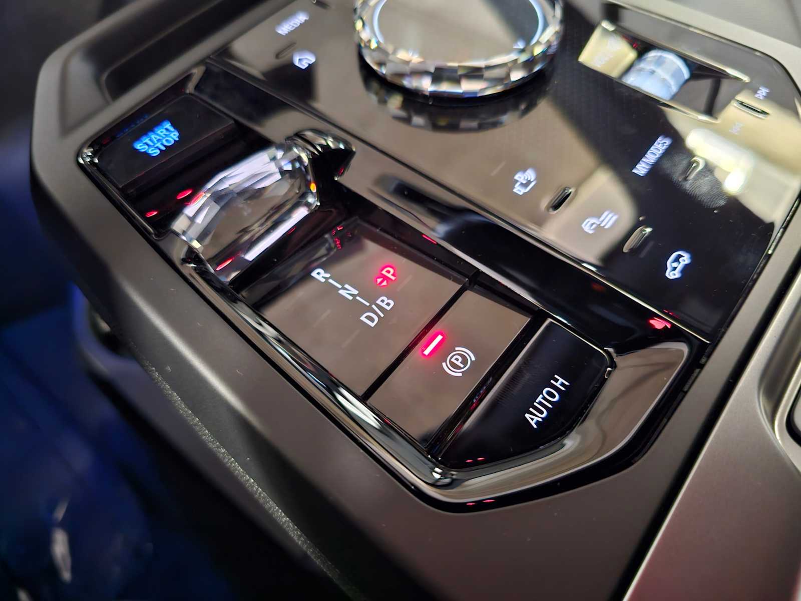 Thumbnail: 2026 BMW iX - 19