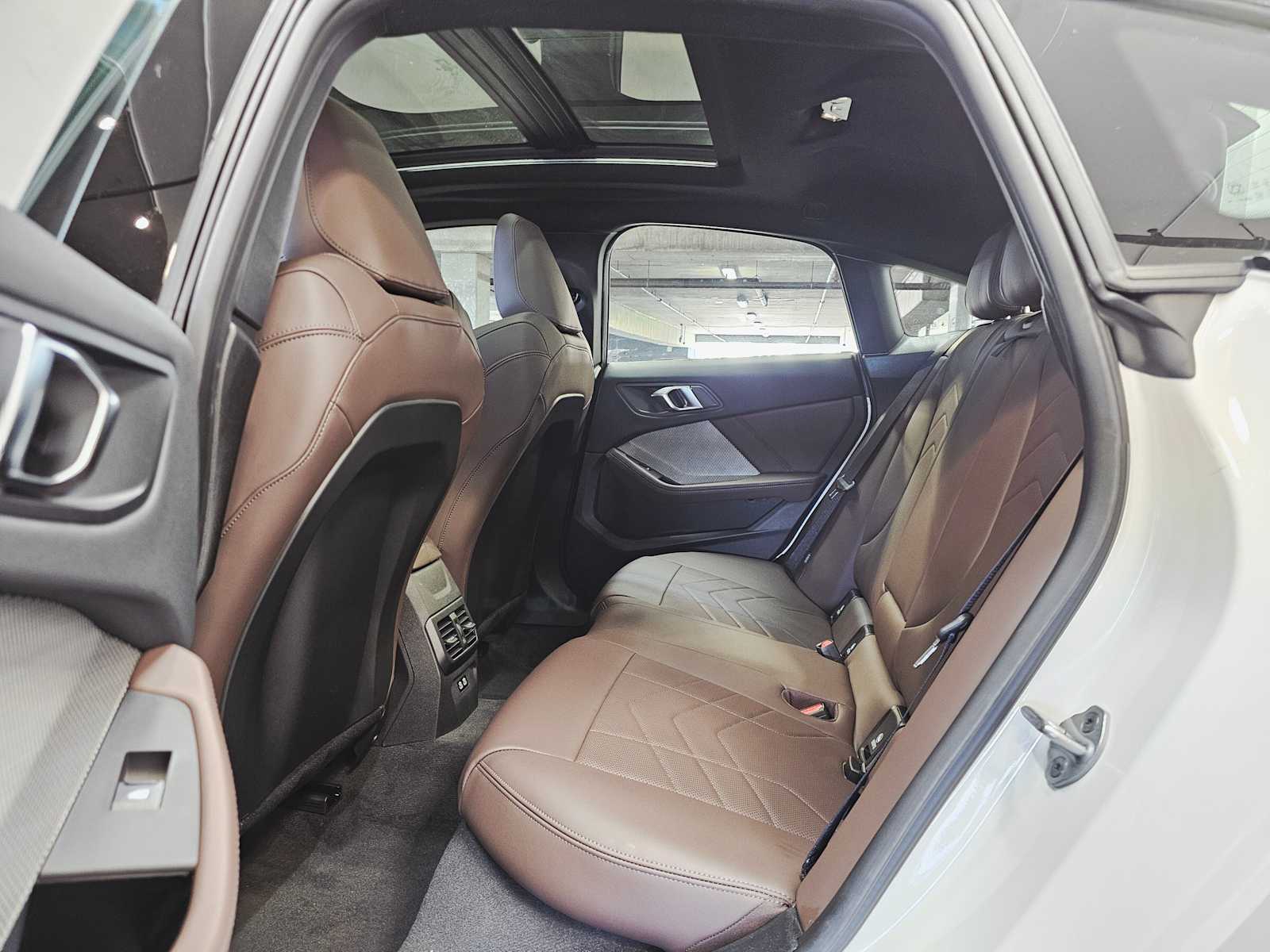 Thumbnail: 2025 BMW 2 Series - 25