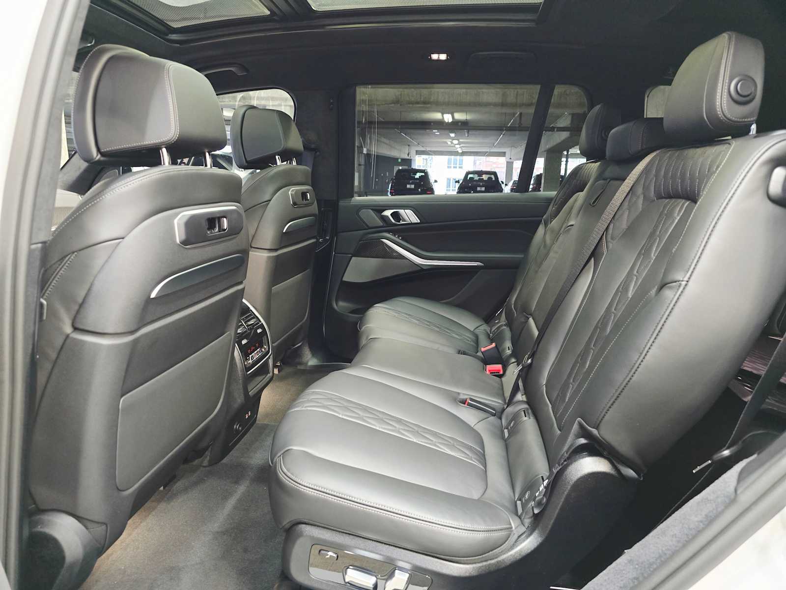 Thumbnail: 2026 BMW X7 - 24