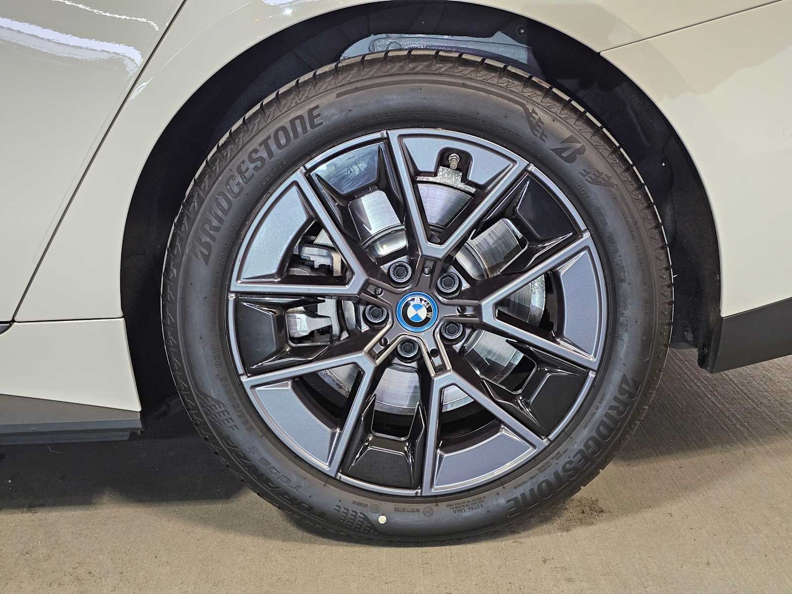 Thumbnail: 2023 BMW i4 - 7