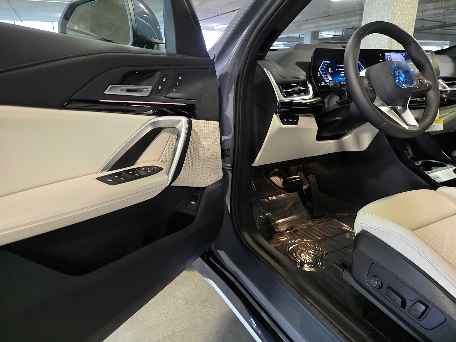 Thumbnail: 2026 BMW X1 - 23