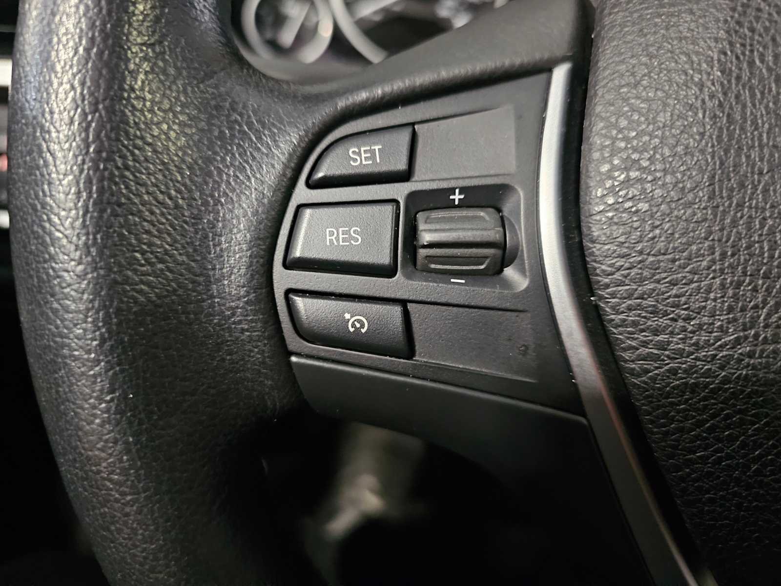 Thumbnail: 2015 BMW 3 Series - 23