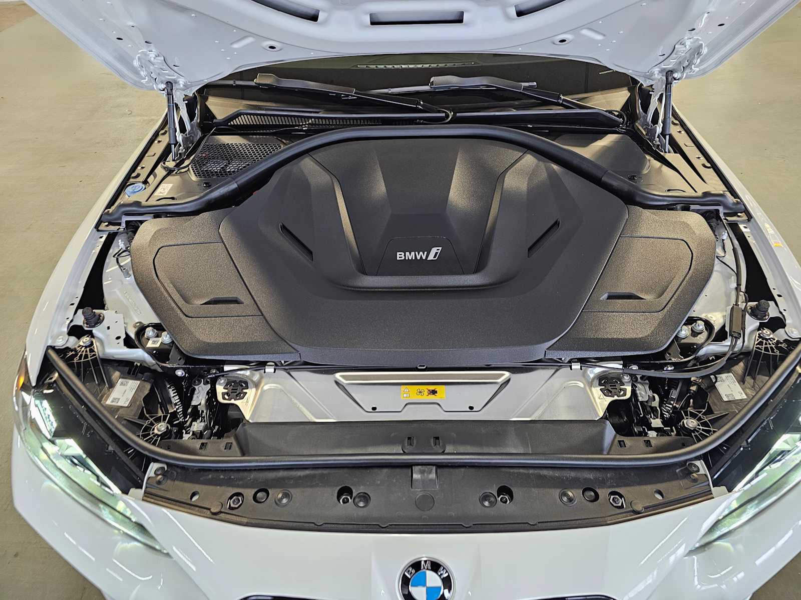Thumbnail: 2026 BMW i4 - 9