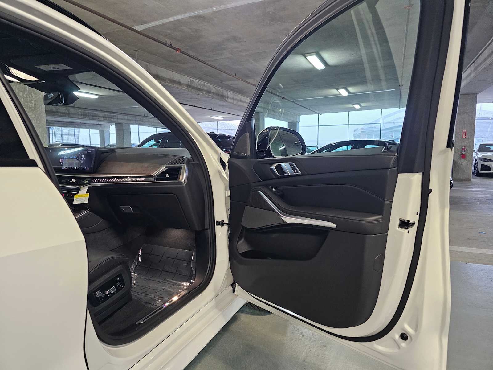 Thumbnail: 2026 BMW X5 - 38