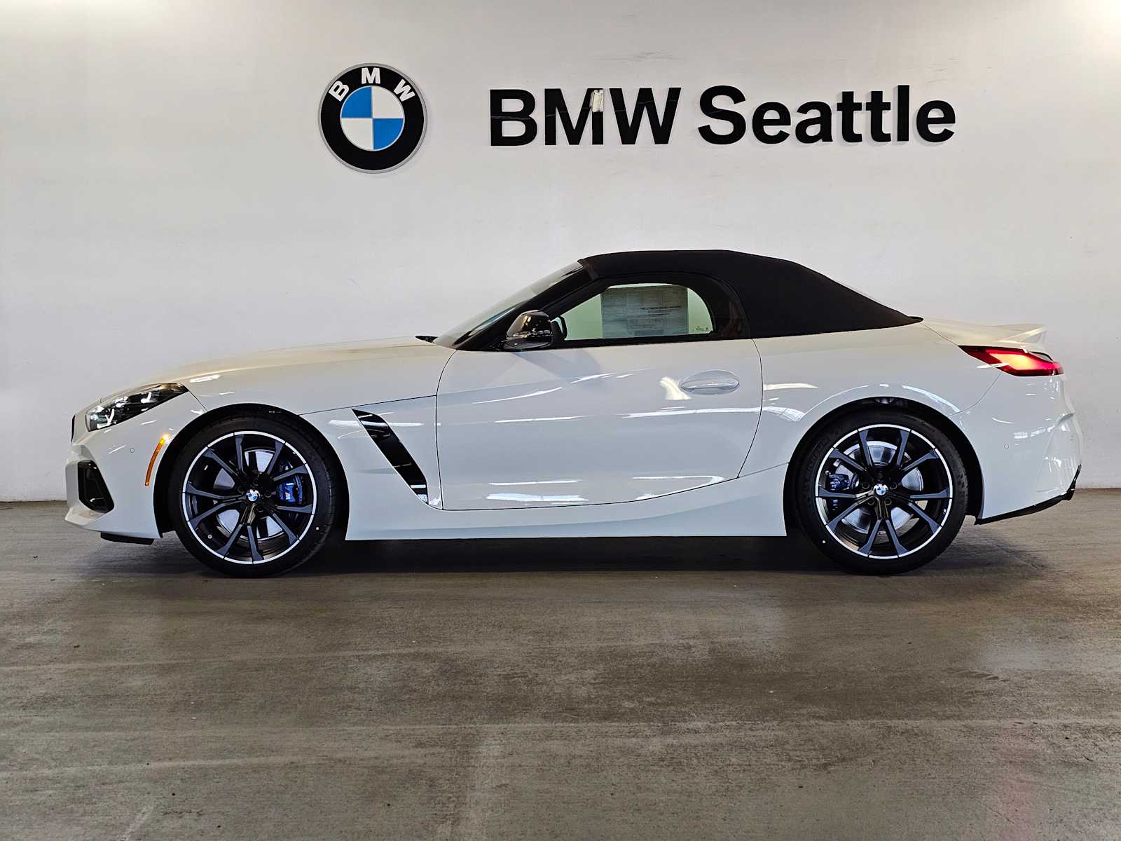 Thumbnail: 2026 BMW Z4 - 3