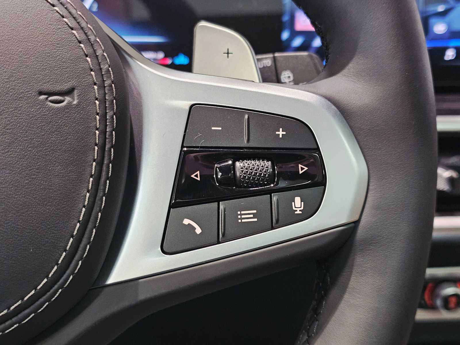 Thumbnail: 2026 BMW X7 - 13