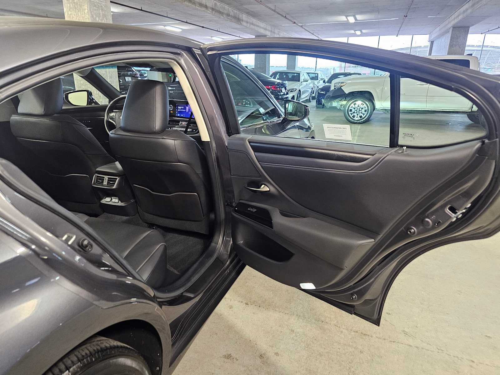 Thumbnail: 2023 Lexus ES - 37