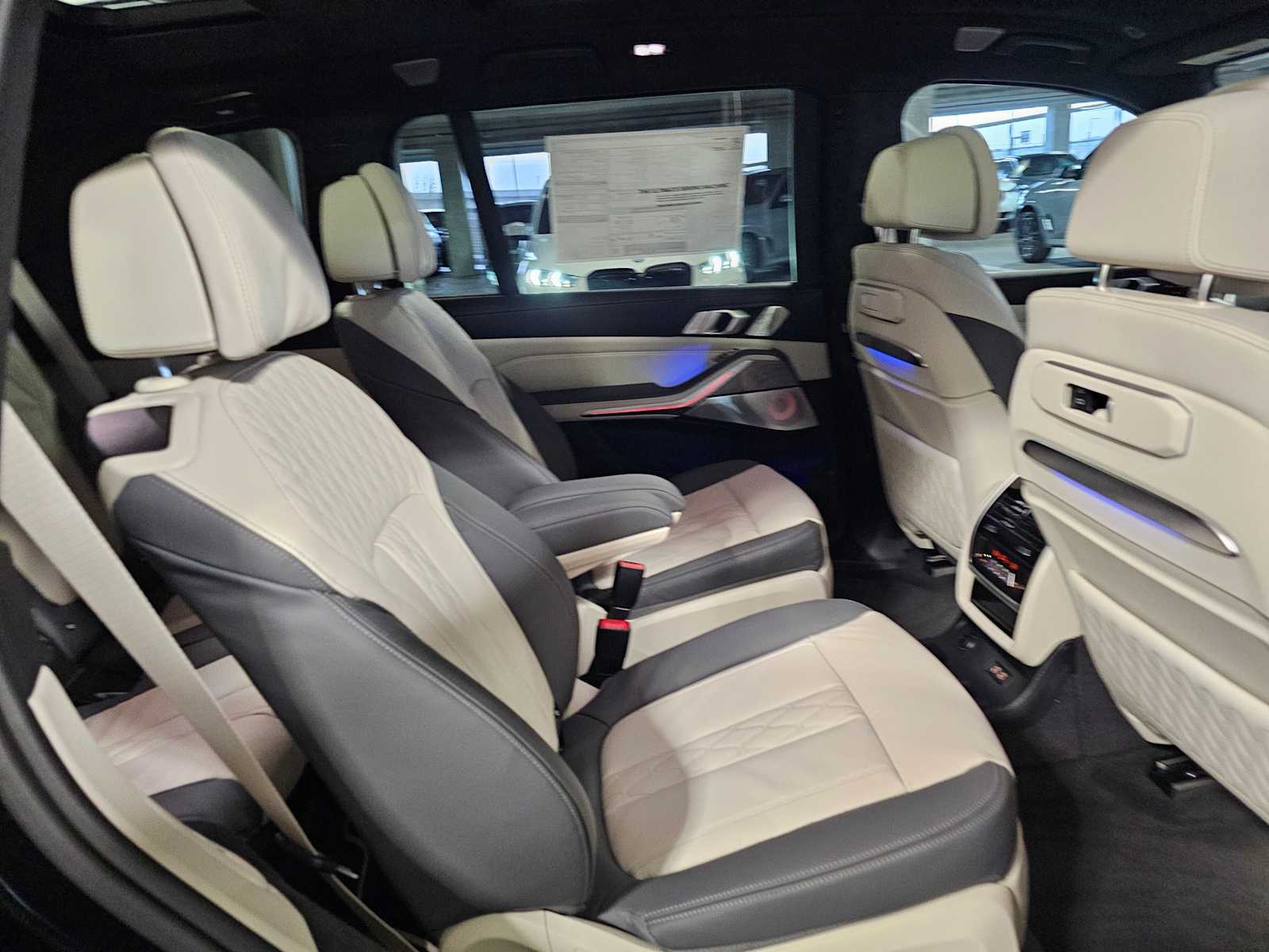 Thumbnail: 2026 BMW X7 - 42