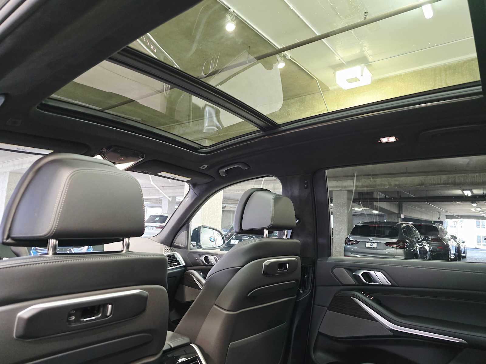 Thumbnail: 2026 BMW X7 - 26