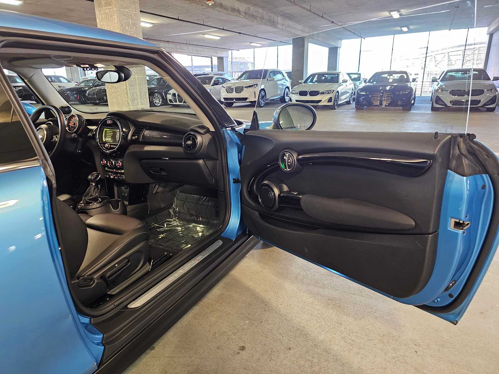 Thumbnail: 2016 MINI Cooper Hardtop - 30