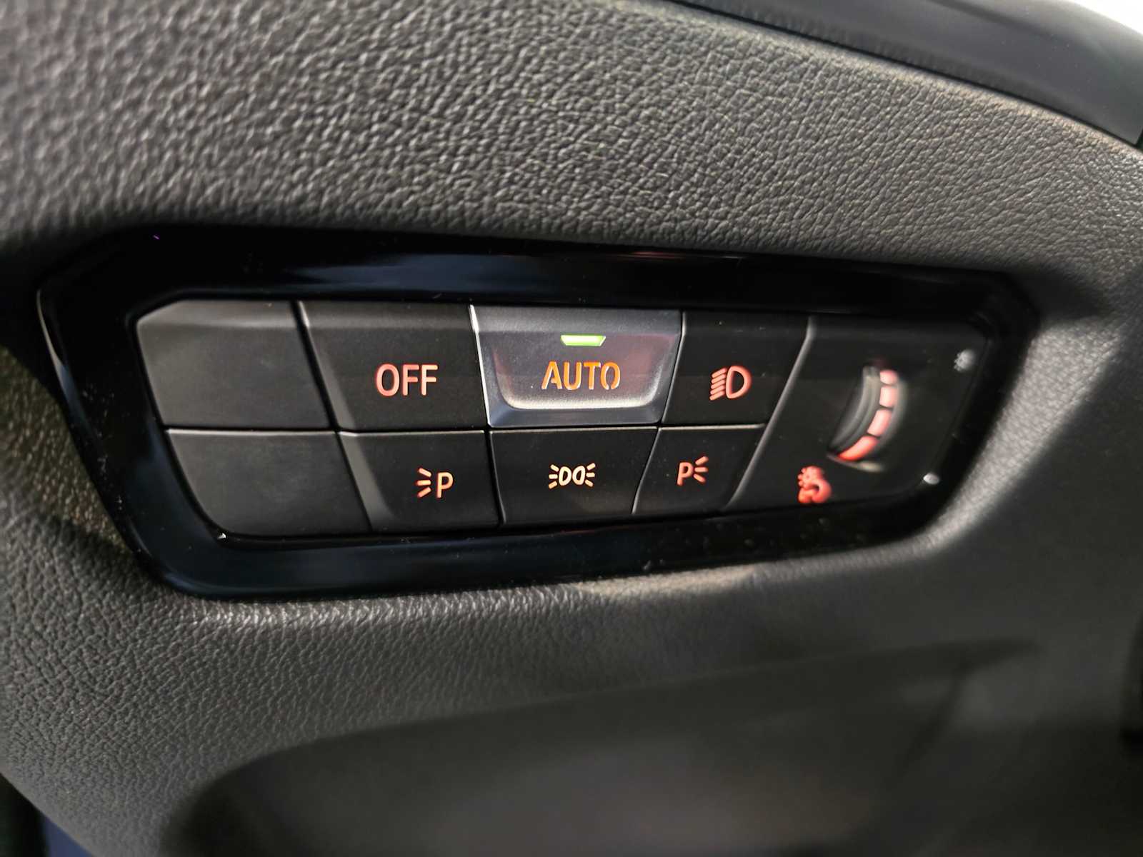 Thumbnail: 2026 BMW 3 Series - 21