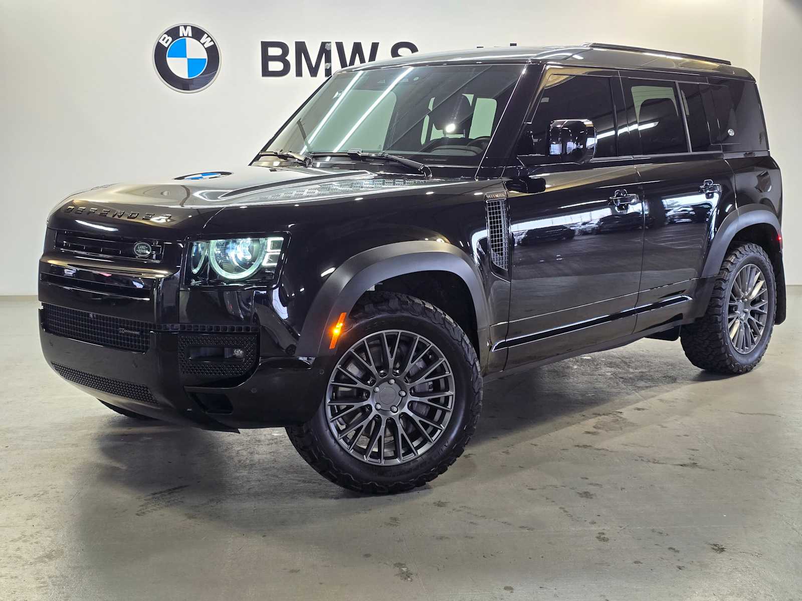 Thumbnail: 2023 Land Rover Defender - 1