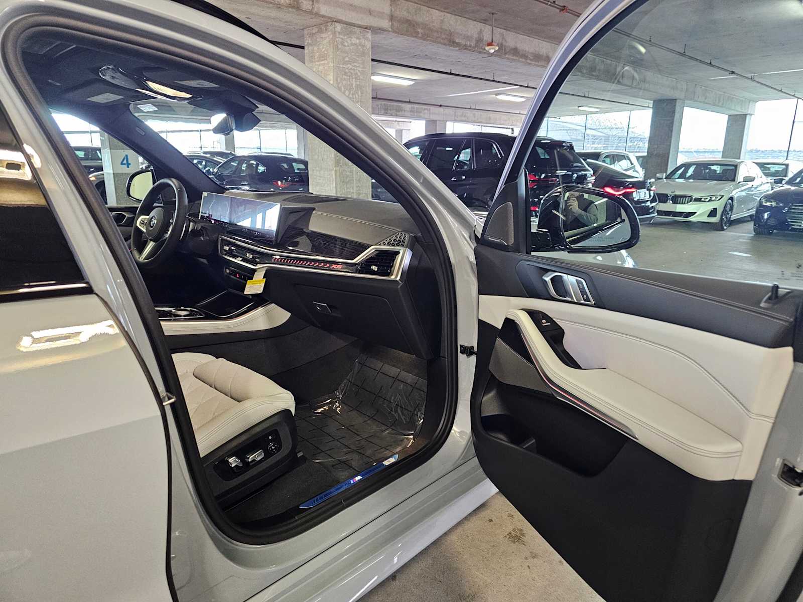 Thumbnail: 2026 BMW X5 - 42