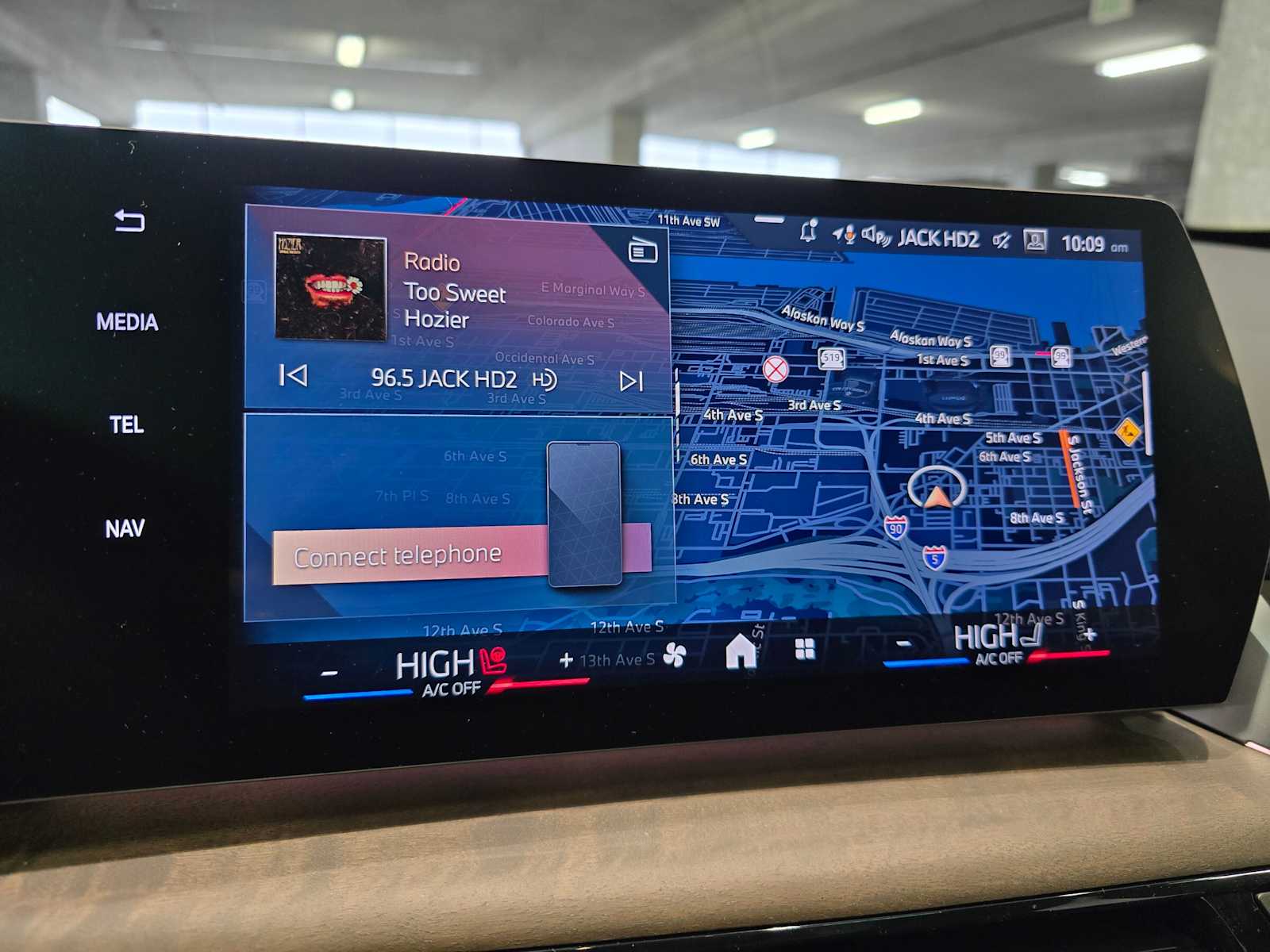 Thumbnail: 2026 BMW X1 - 13