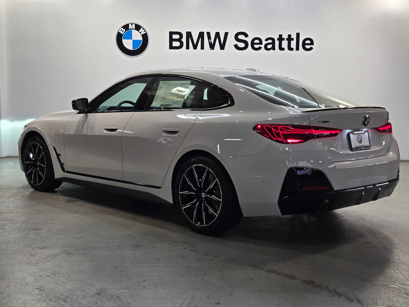 Thumbnail: 2026 BMW 4 Series - 4