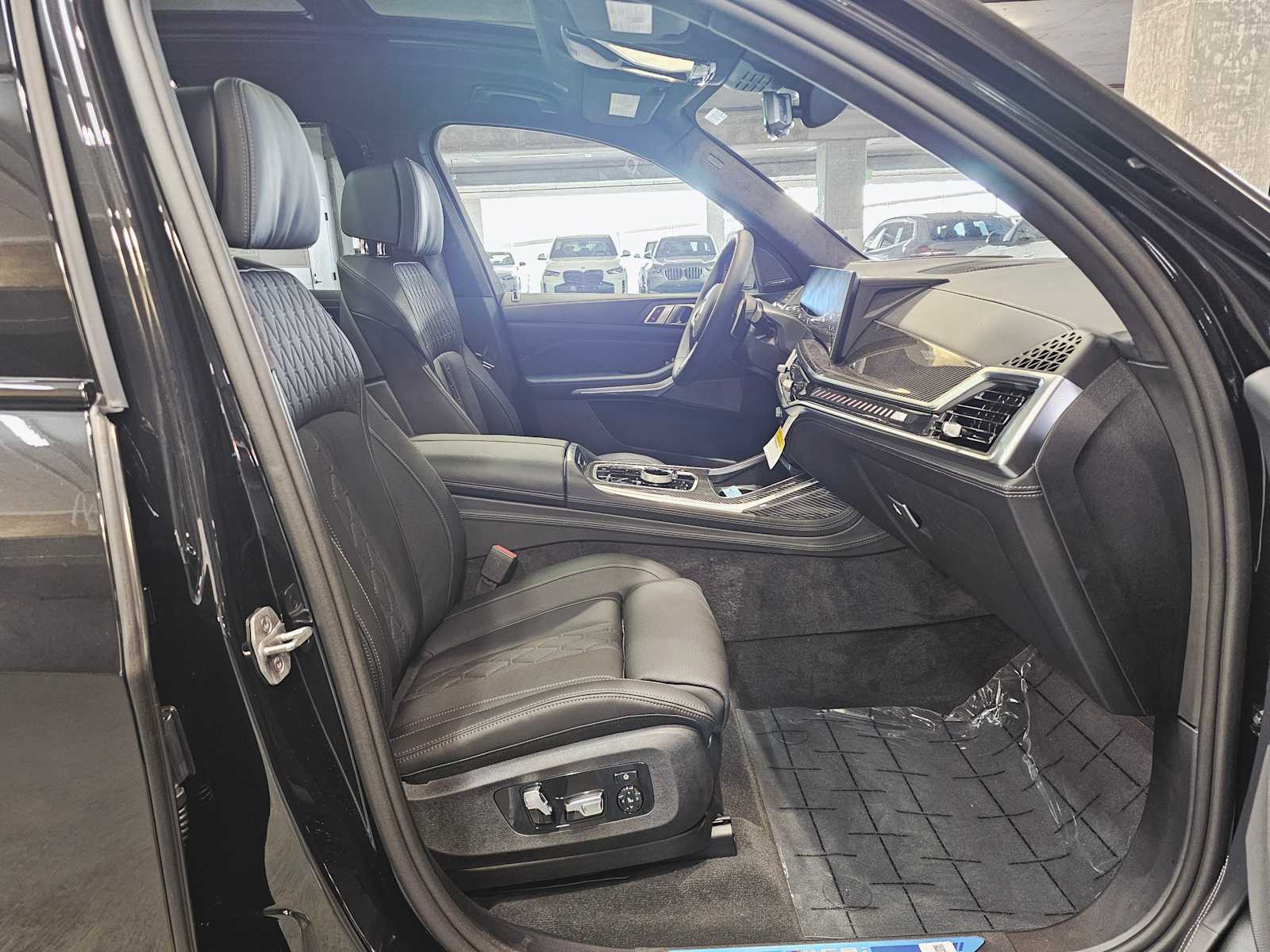 Thumbnail: 2026 BMW X7 - 28