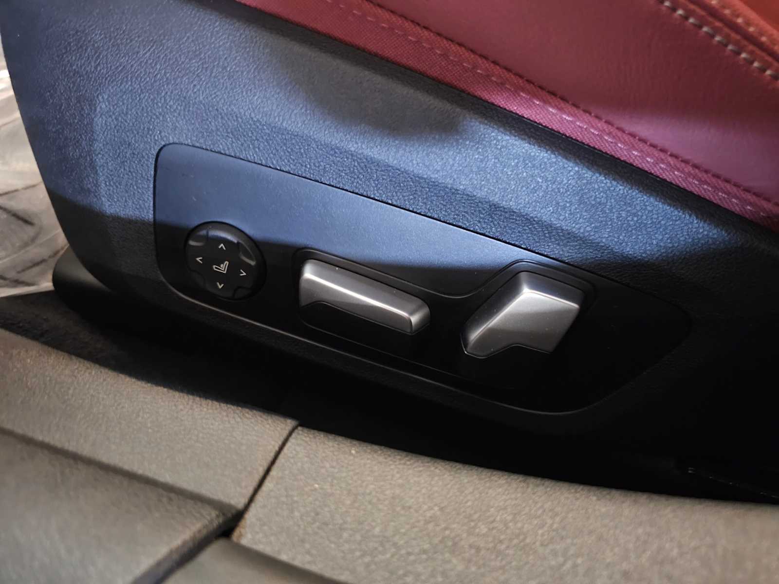 Thumbnail: 2023 BMW i4 - 30