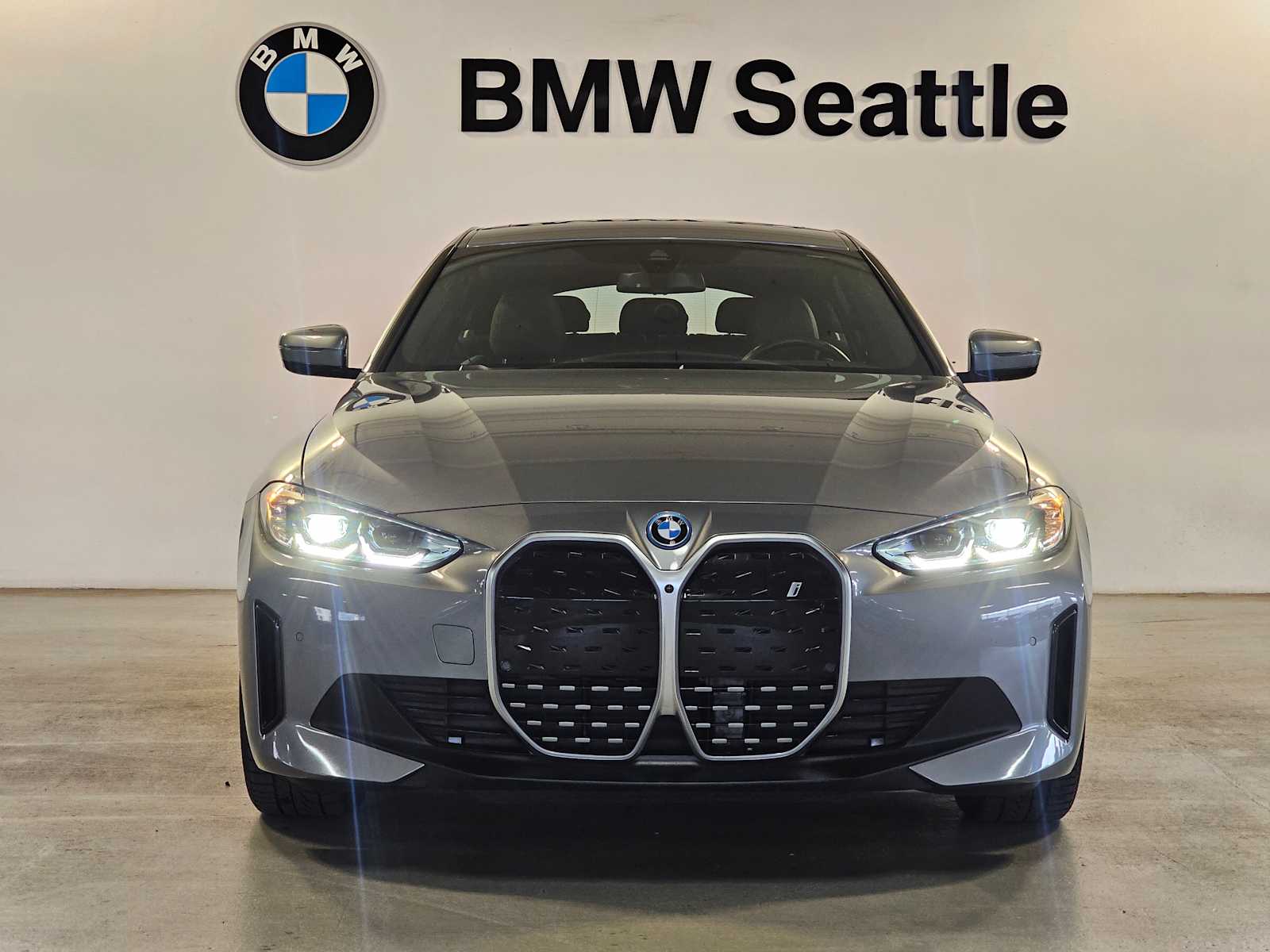 Thumbnail: 2023 BMW i4 - 6