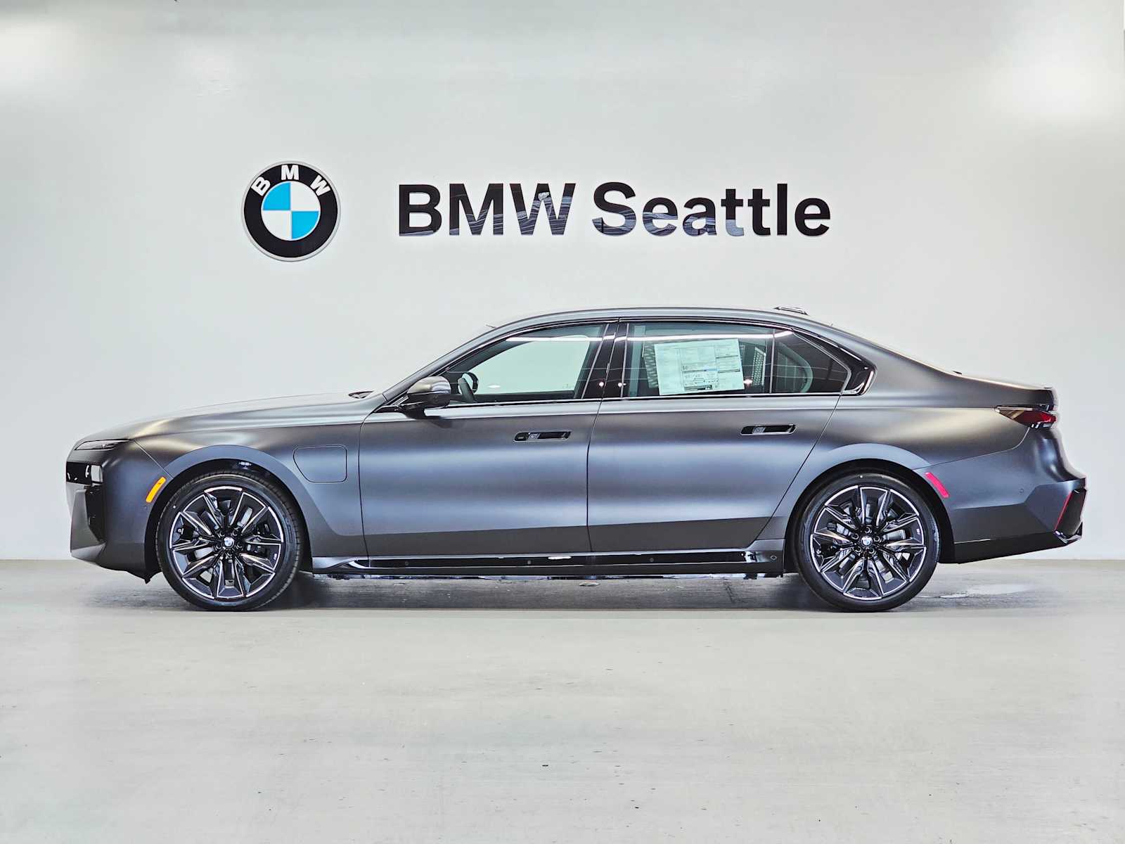 Thumbnail: 2025 BMW 7 Series - 3