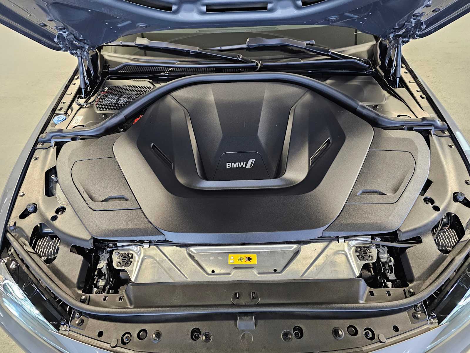 Thumbnail: 2023 BMW i4 - 9