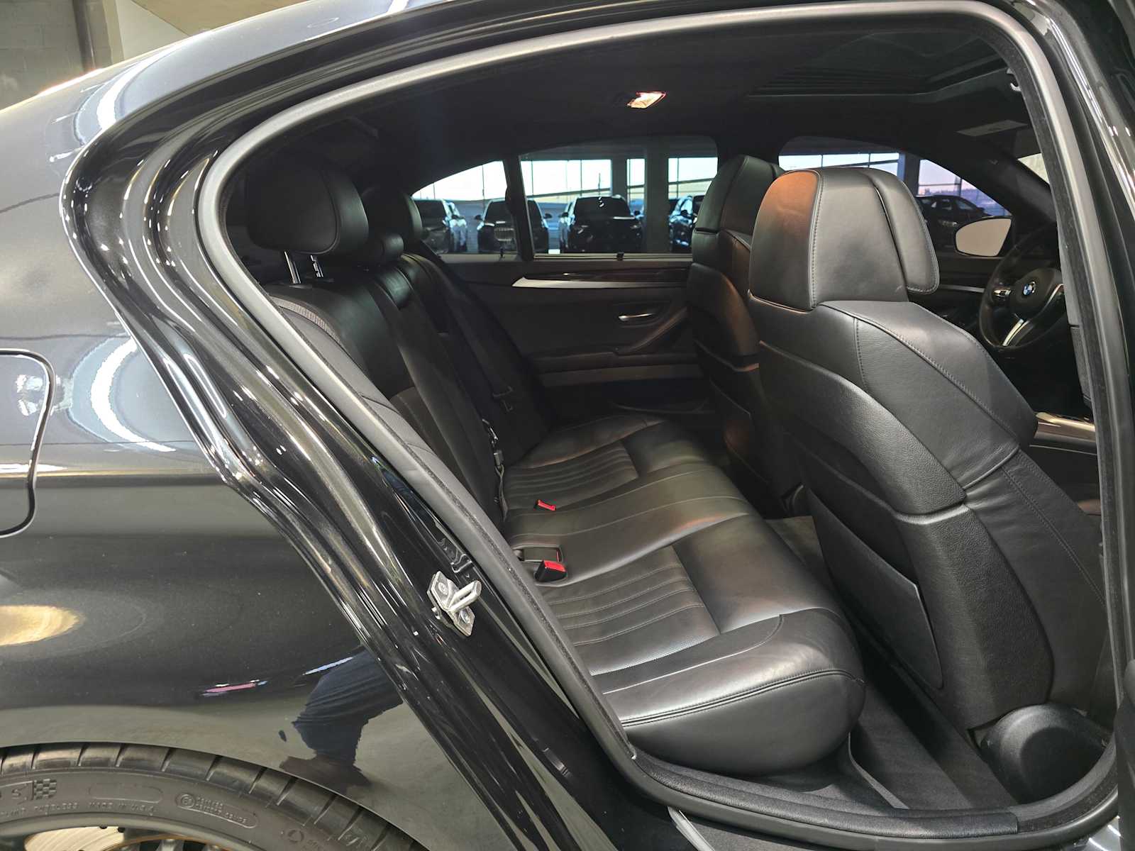 Thumbnail: 2015 BMW M5 - 31