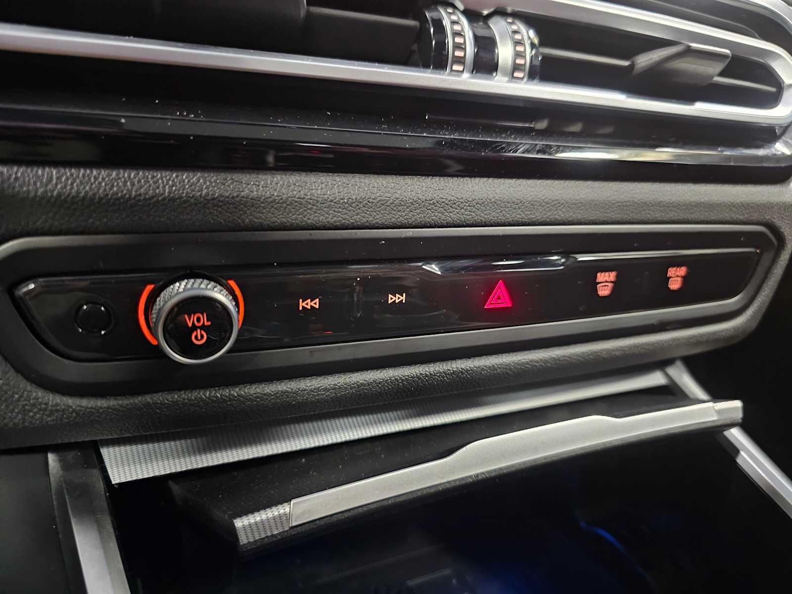 Thumbnail: 2023 BMW i4 - 17