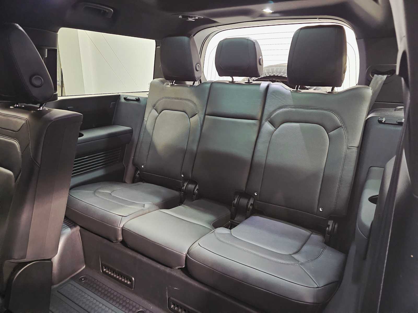 Thumbnail: 2024 Land Rover Defender - 27