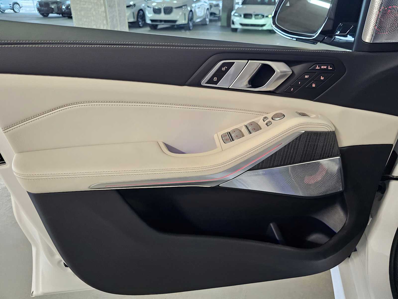 Thumbnail: 2026 BMW X7 - 29