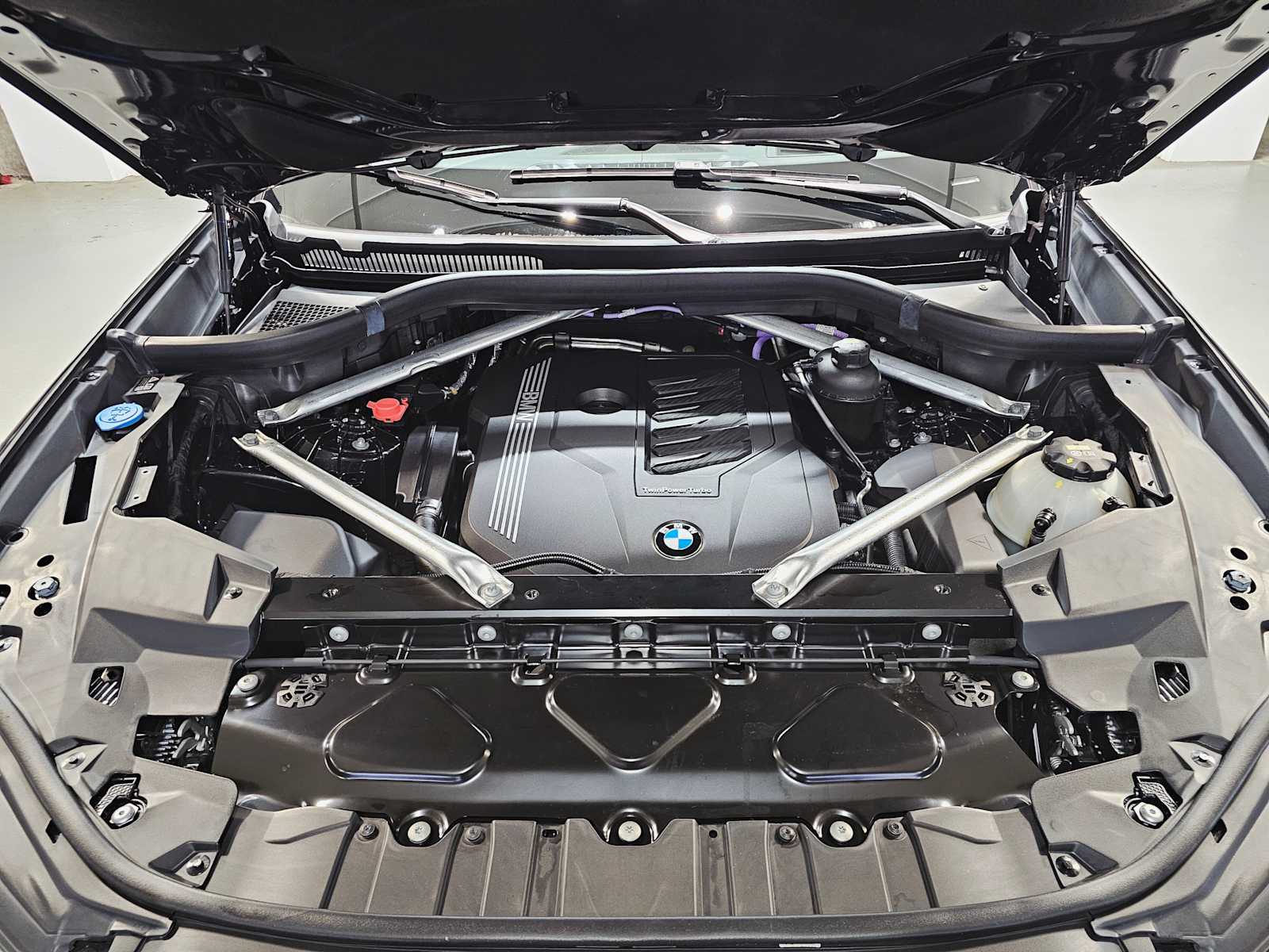 Thumbnail: 2022 BMW X6 - 9