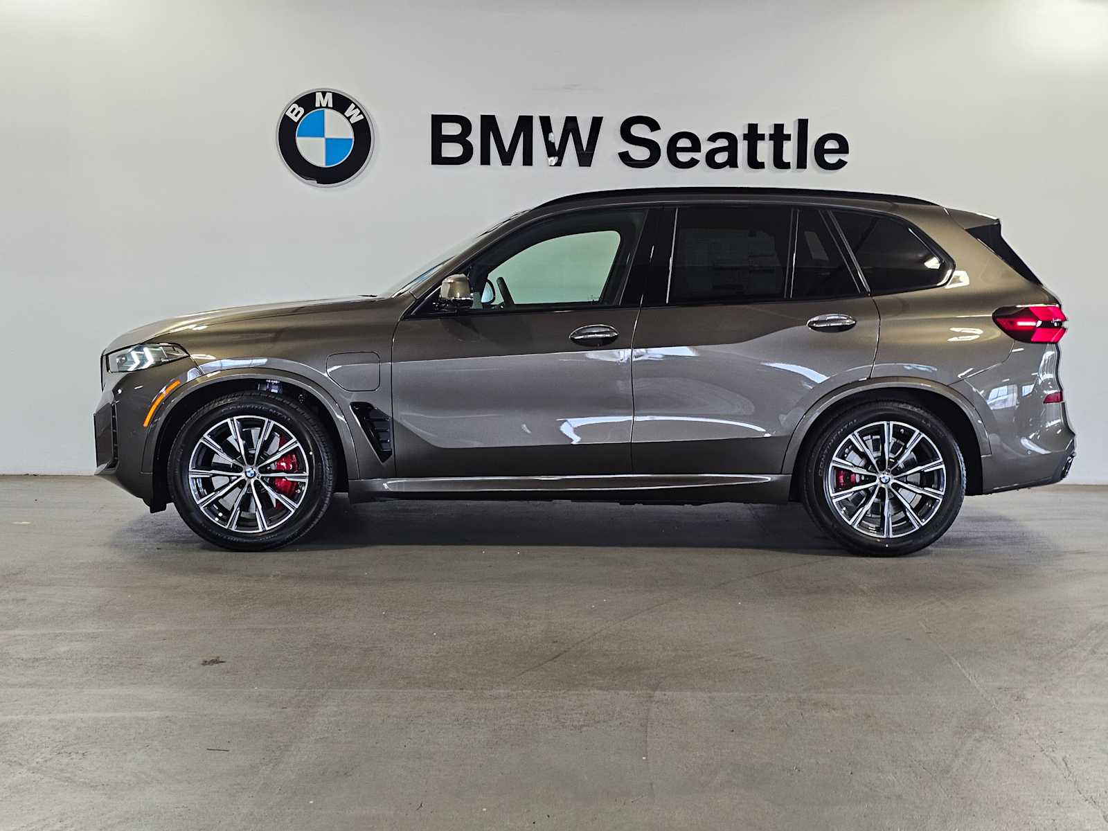 Thumbnail: 2026 BMW X5 - 3
