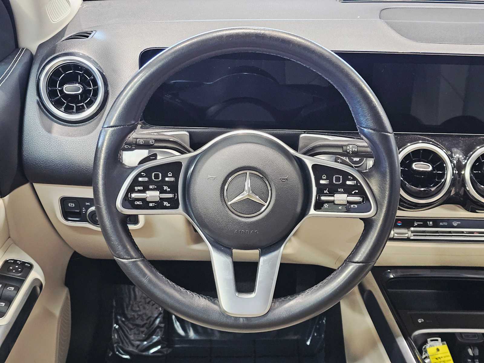 Thumbnail: 2022 Mercedes-Benz GLB - 11