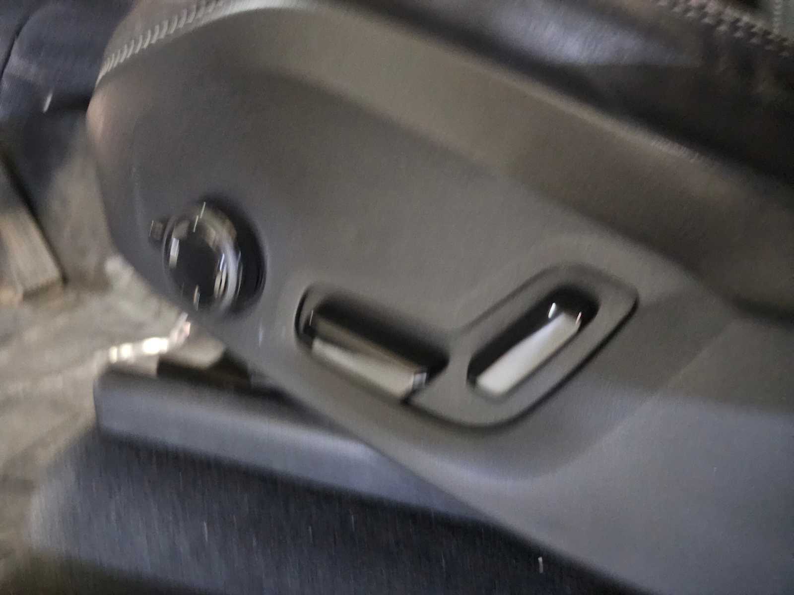 Thumbnail: 2016 Volvo XC90 - 24