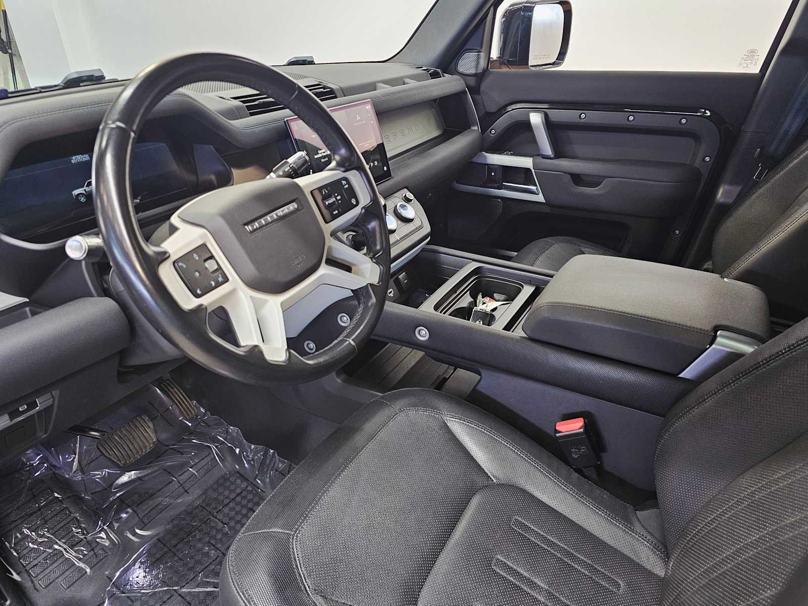 Thumbnail: 2022 Land Rover Defender - 2