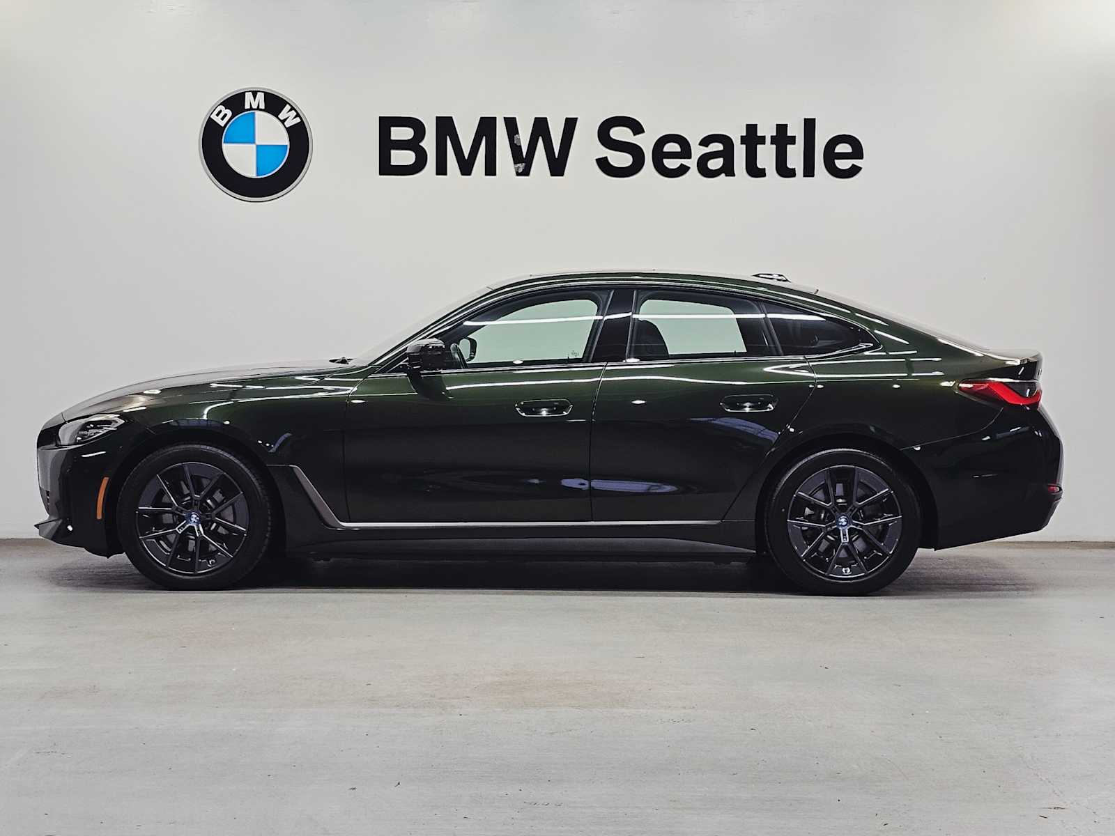 Thumbnail: 2023 BMW i4 - 3