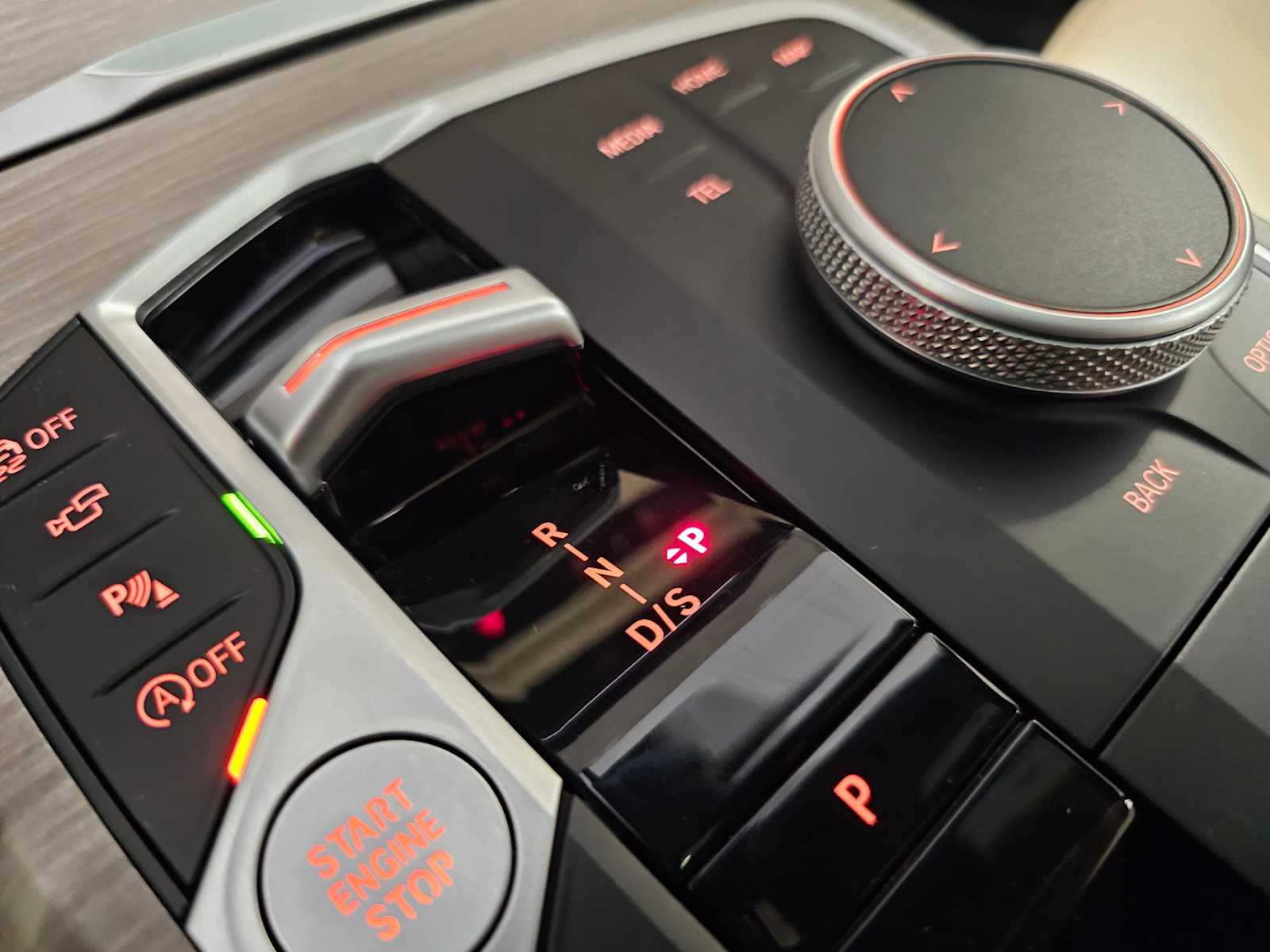 Thumbnail: 2025 BMW 3 Series - 25