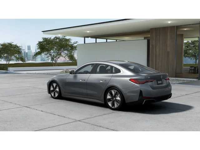 Thumbnail: 2026 BMW i4 - 2