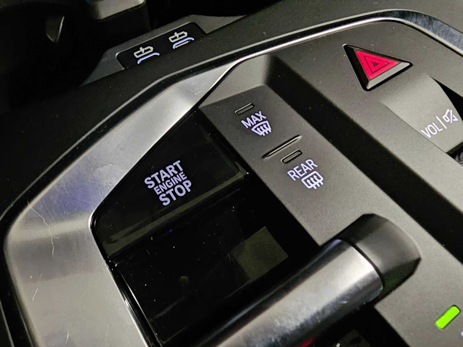 Thumbnail: 2025 BMW 2 Series - 25