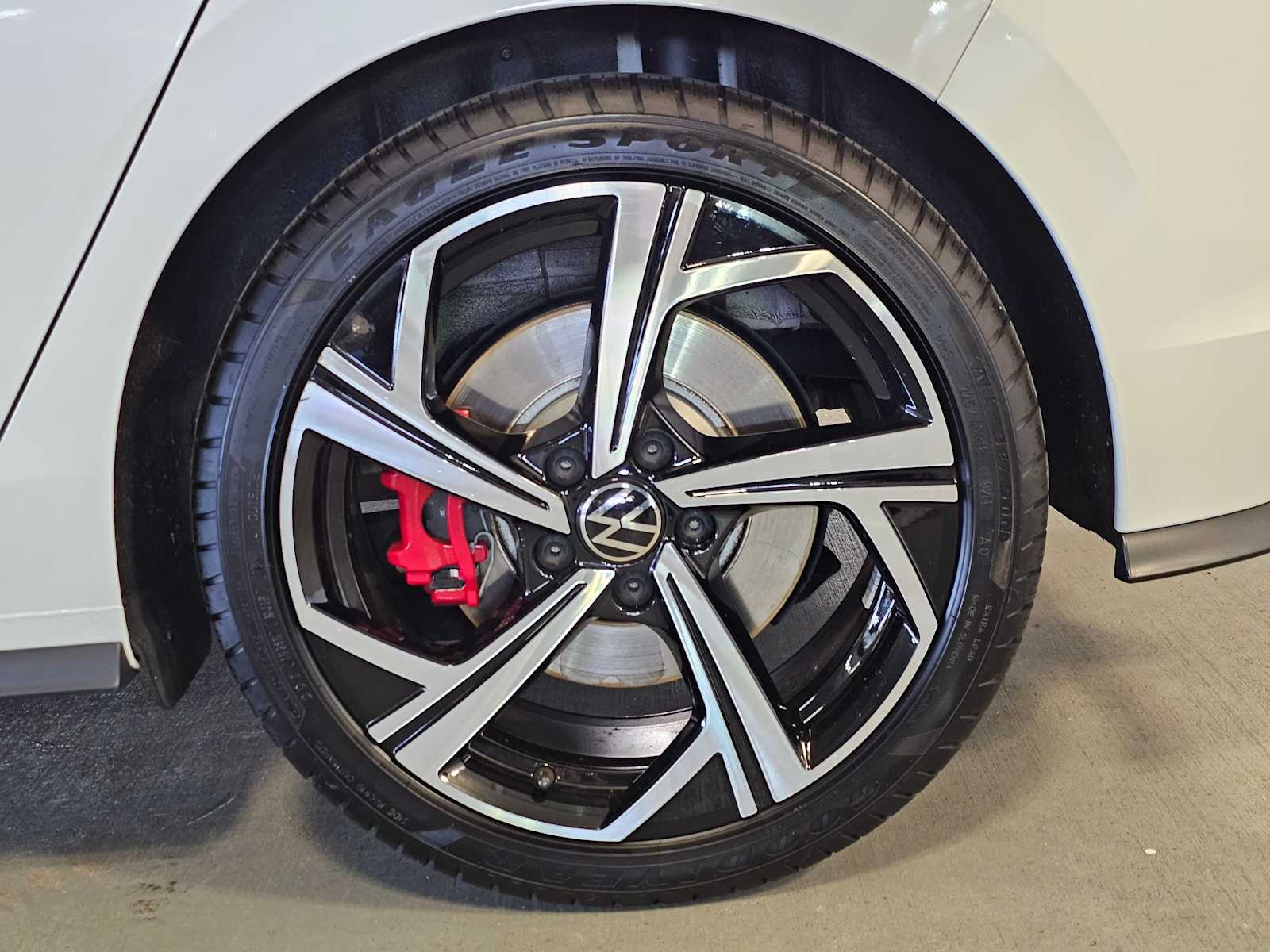 Thumbnail: 2024 Volkswagen Golf - 8