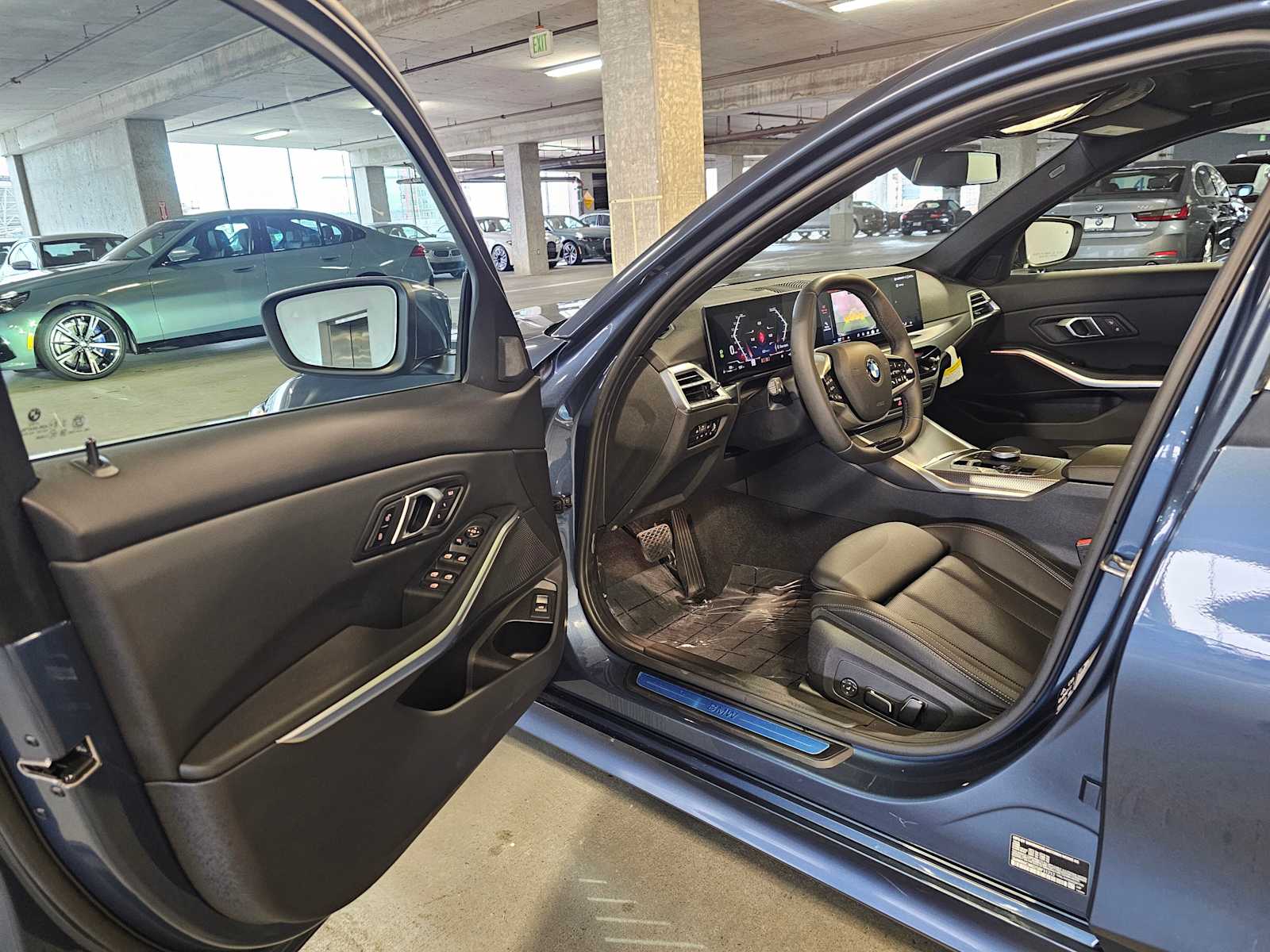 Thumbnail: 2025 BMW 3 Series - 33